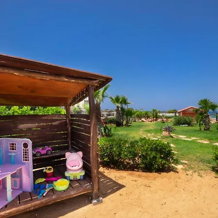 Villa Beachfront Homeleader *