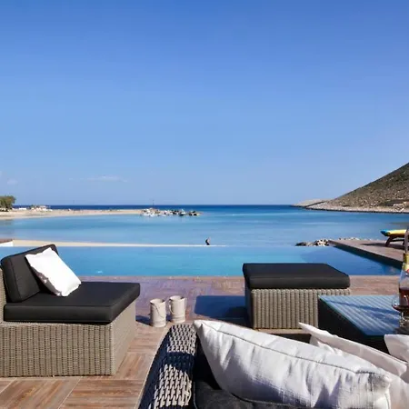 Villa Beachfront Homeleader *