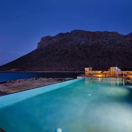 Beachfront Homeleader Villa