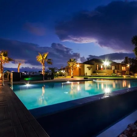 Villa Beachfront Homeleader Stavros (Crete)
