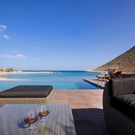 Villa Beachfront Homeleader
