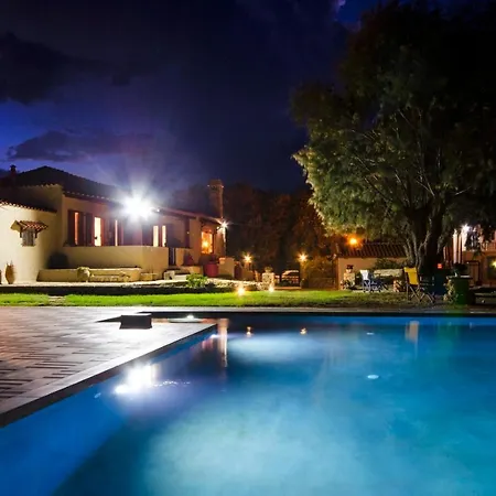 Beachfront Homeleader Villa