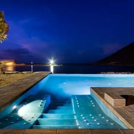 Villa Beachfront Homeleader Stavros (Crete)